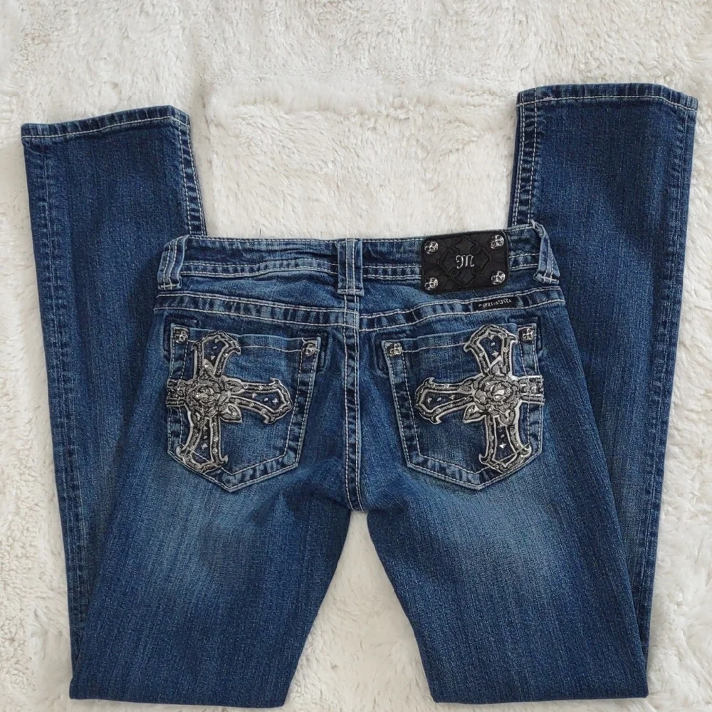 MISS ME STRAIGHT Blue Jeans with Embellished Pockets - Picture 3 of 17